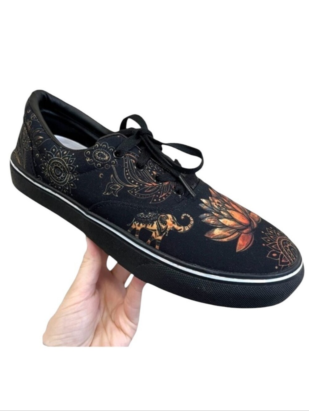 SALE 🛒 NWOB Yes We Vibe Lotus Elephant Low Top Sneakers